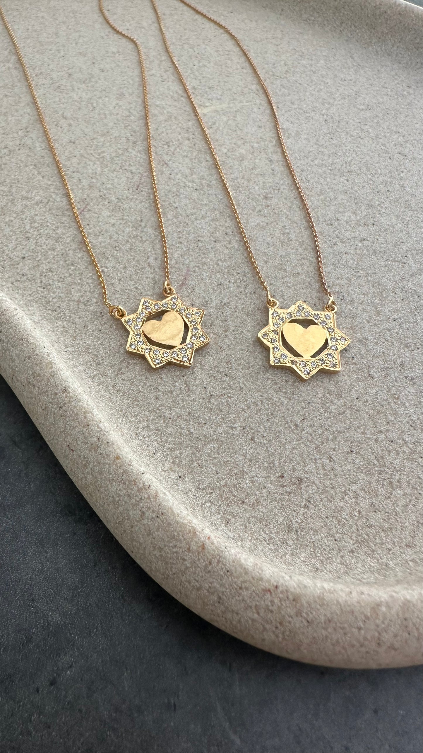 سلسلة قلب حب